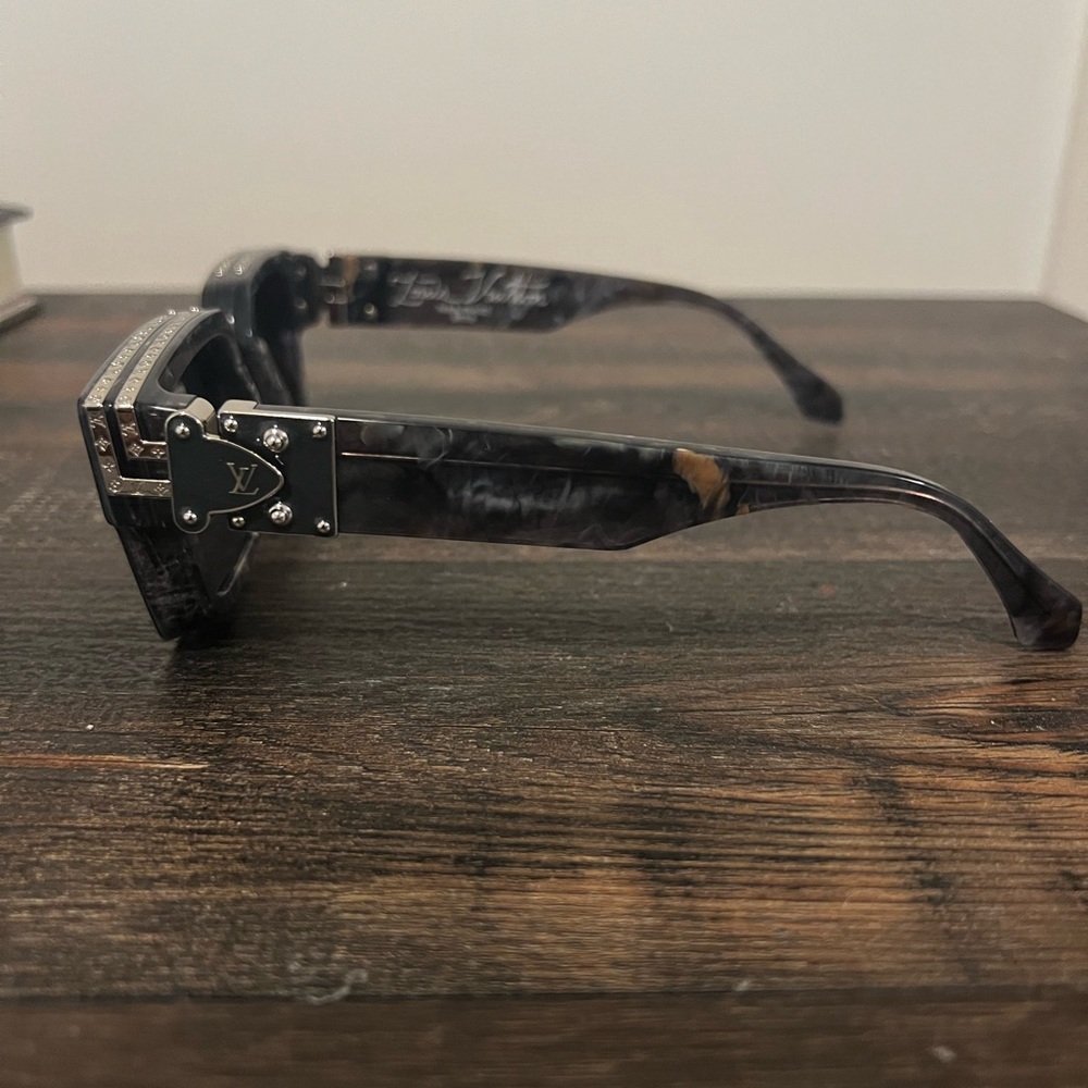 1.1 Millionaire Loui Vuitton Sunglasses - Picture 3 of 5